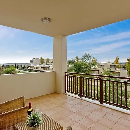 Sleeps 6 With Pool Air Con And Wifi *