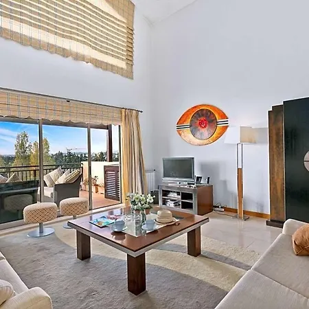 Appartement Sleeps 6 With Pool Air Con And Wifi