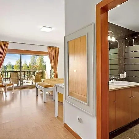 Sleeps 6 With Pool Air Con And Wifi Appartement