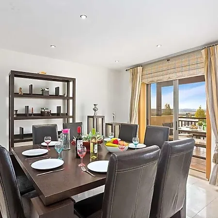 Sleeps 6 With Pool Air Con And Wifi Appartement *