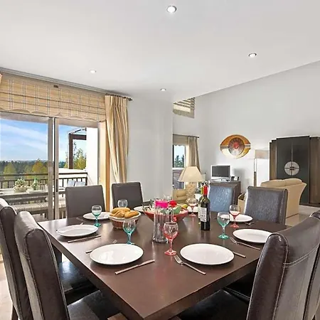 Sleeps 6 With Pool Air Con And Wifi Appartement