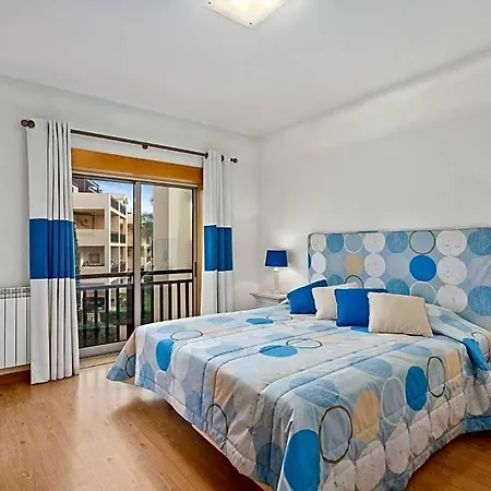 公寓 Sleeps 6 With Pool Air Con And Wifi *